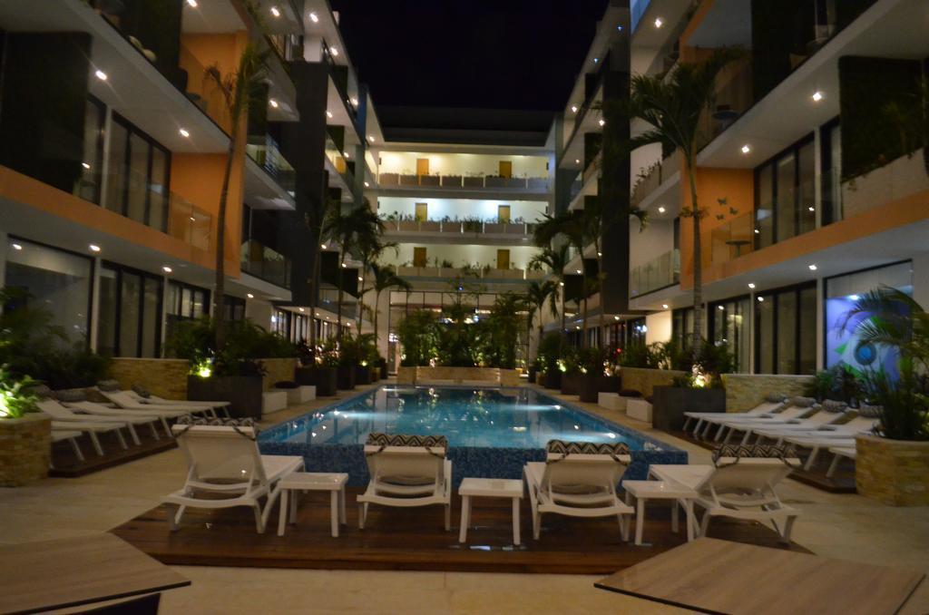 The City Luxury Suites Playa del Carmen Exteriör bild